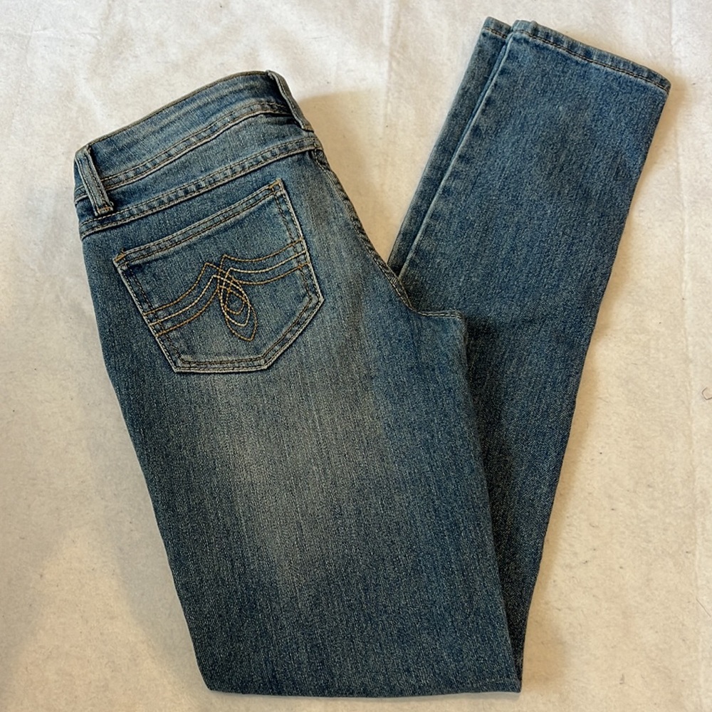 Size 1 SO blue jeans straight tapered leg